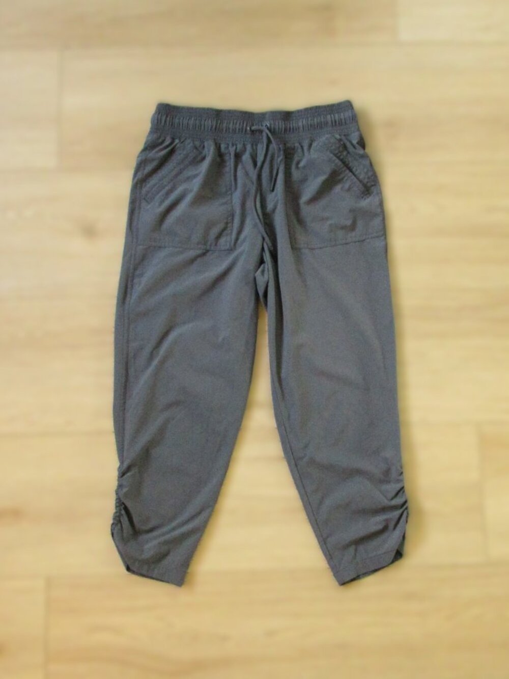 prAna Midtown Capri Pant Gray Ruched Hem Size Small
